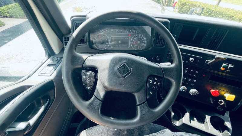 2019 International LT625