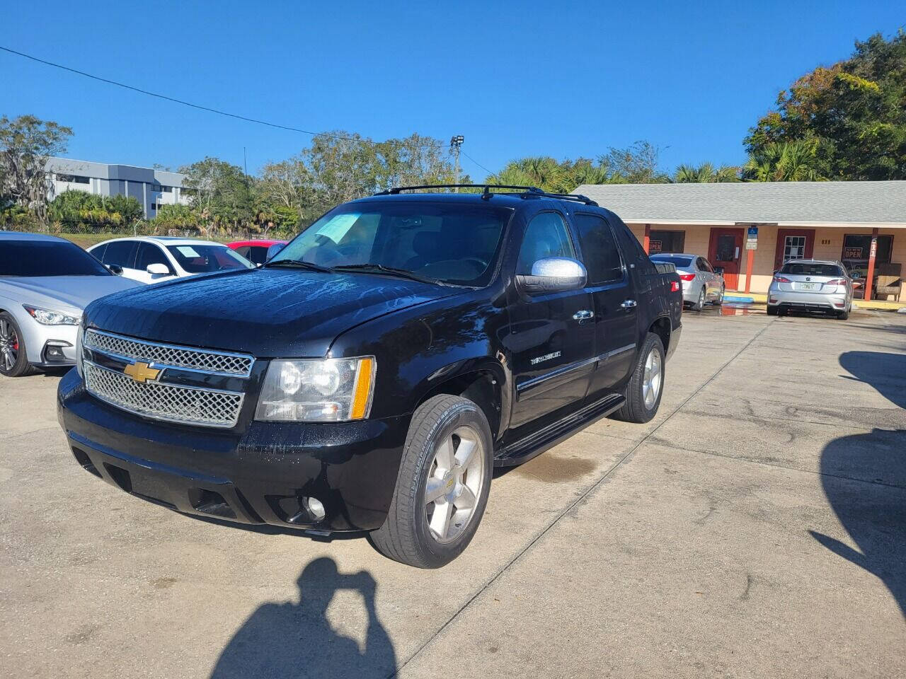 2012 Chevrolet Avalanche for sale at FAMILY AUTO BROKERS in Longwood, FL