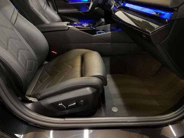2025 BMW i5 eDrive40