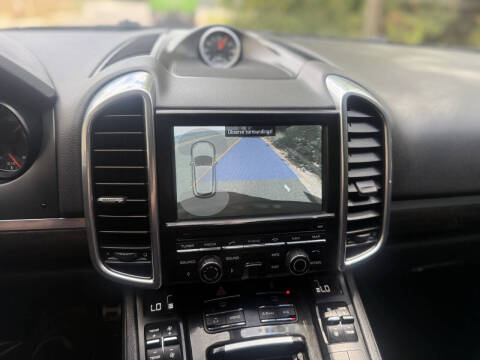 2013 Porsche Cayenne GTS