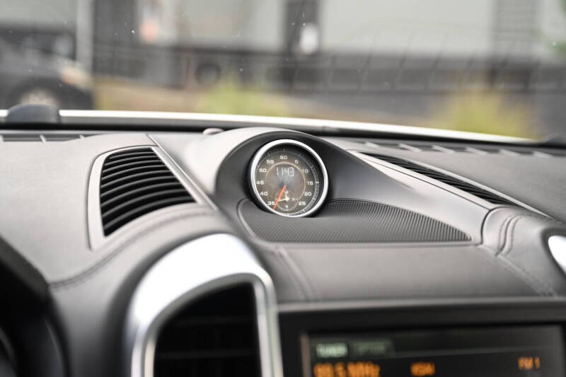 2016 Porsche Cayenne GTS