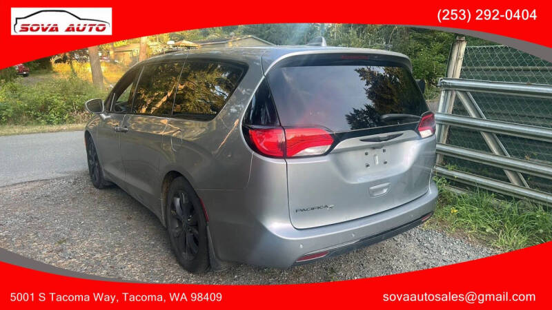 2018 Chrysler Pacifica Touring Plus