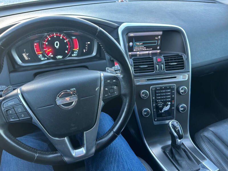 2014 Volvo XC60 T6 Premier Plus