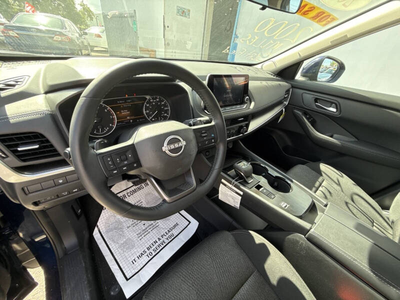 2025 Nissan Rogue SV