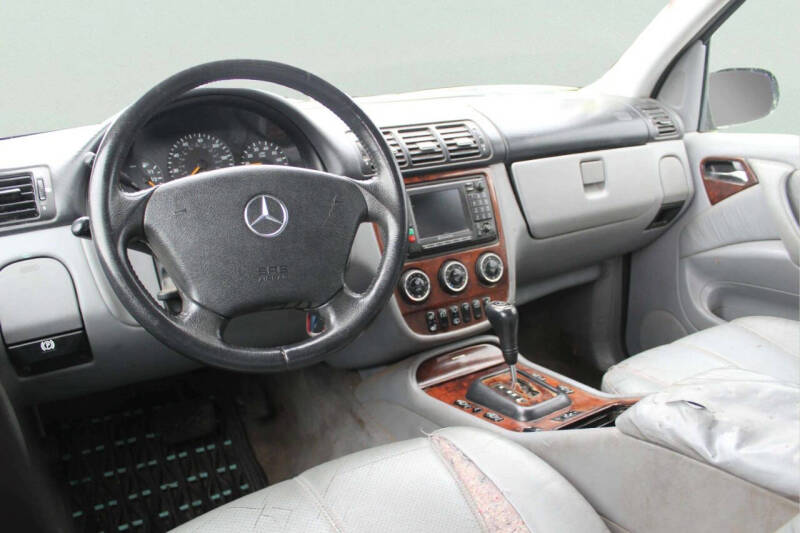 2002 Mercedes-Benz M-Class ML 320