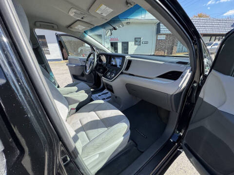2015 Toyota Sienna L 7-Passenger