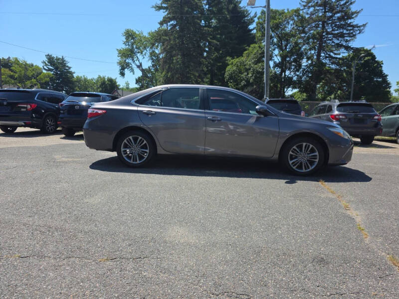 2017 Toyota Camry SE
