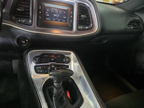 2015 Dodge Challenger SXT