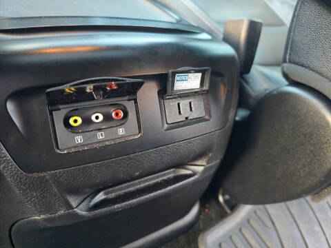 2017 Toyota Sienna SE Premium 8-Passenger