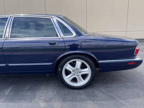2002 Jaguar XJ-Series XJ8