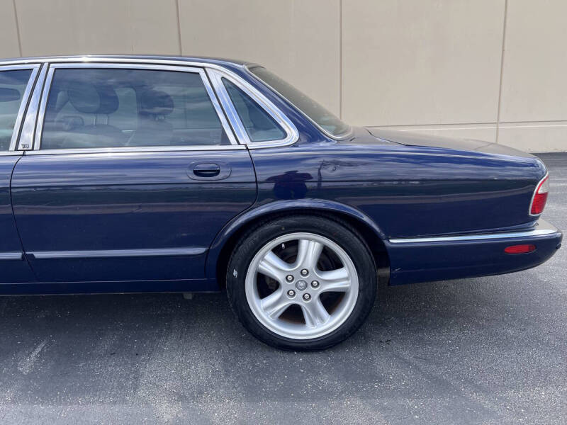2002 Jaguar XJ-Series XJ8