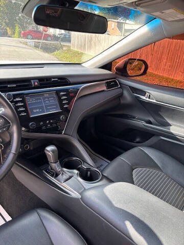 2018 Toyota Camry SE