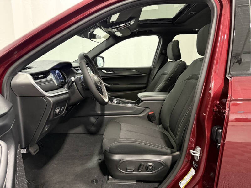 2025 Jeep Grand Cherokee Laredo X