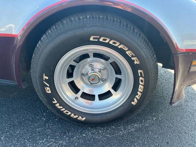 1982 Chevrolet Corvette 21