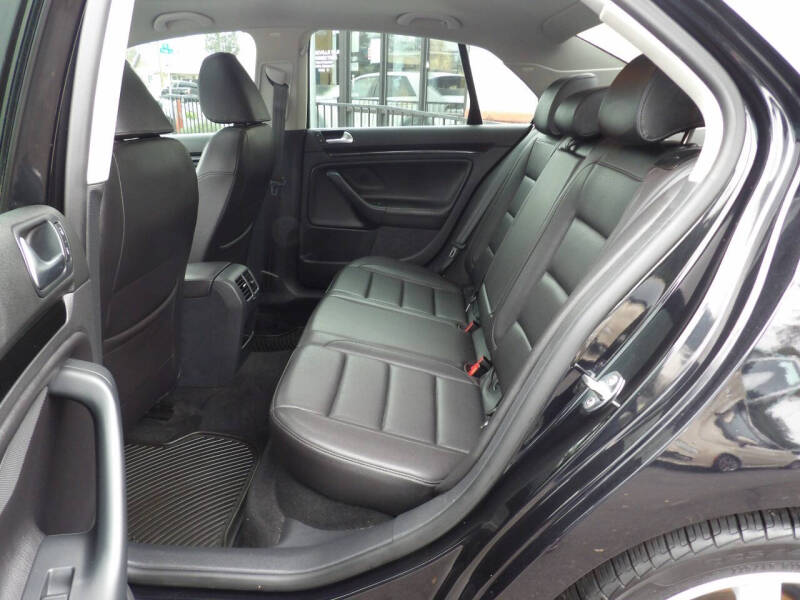 2010 Volkswagen Jetta Wolfsburg Edition