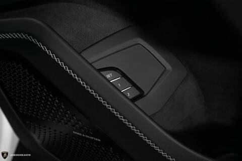 2025 Lamborghini Urus SE