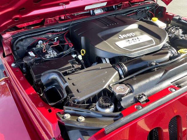 2012 Jeep Wrangler Unlimited Sahara