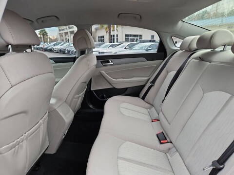 2017 Hyundai Sonata Hybrid SE