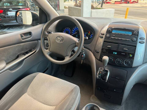 2006 Toyota Sienna LE 7 Passenger