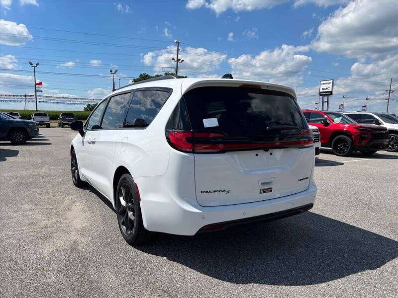 2027 Chrysler Pacifica Limited