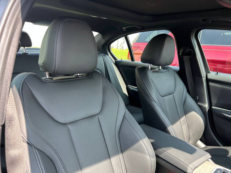2026 BMW 3 Series 330i