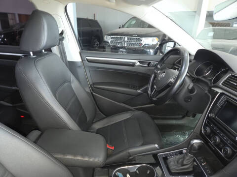 2019 Volkswagen Passat SE R-Line