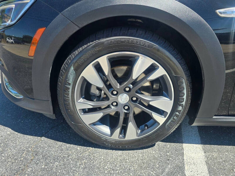 2018 Buick Regal TourX Essence