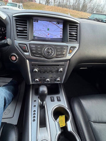 2018 Nissan Pathfinder SL