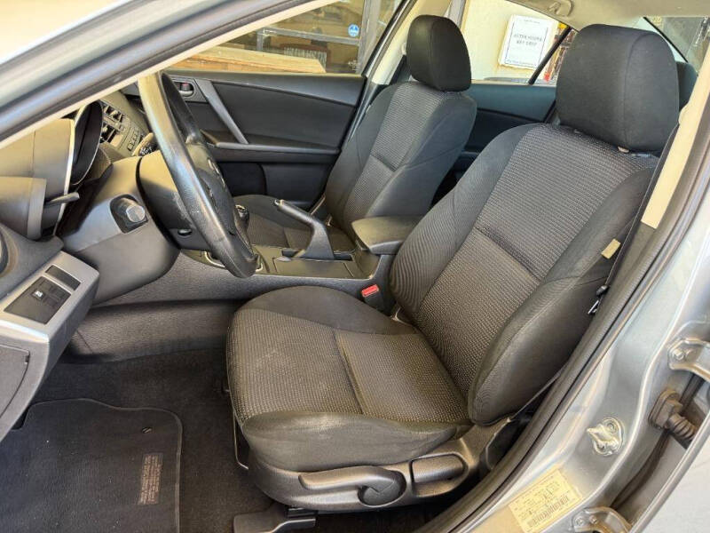 2013 Mazda MAZDA3 i SV