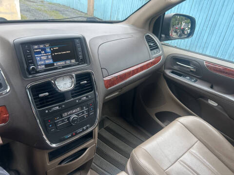 2014 Chrysler Town and Country Touring