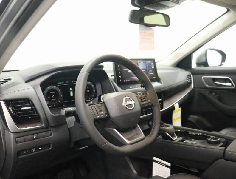 2025 Nissan Rogue Platinum