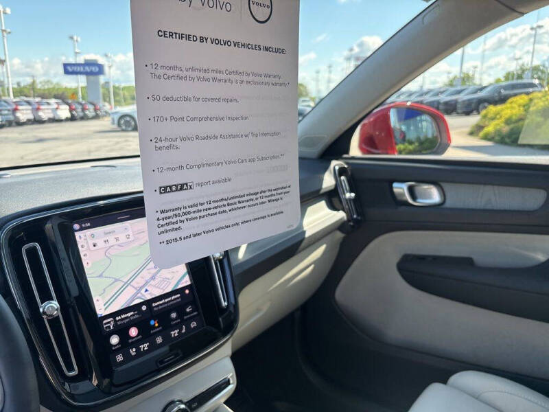 2023 Volvo XC40 B5 Plus Bright Theme