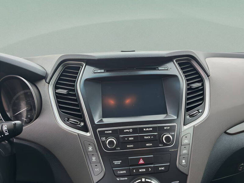 2018 Hyundai Santa Fe SE