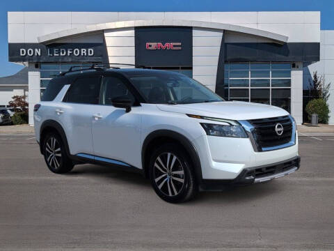 2025 Nissan Pathfinder Platinum