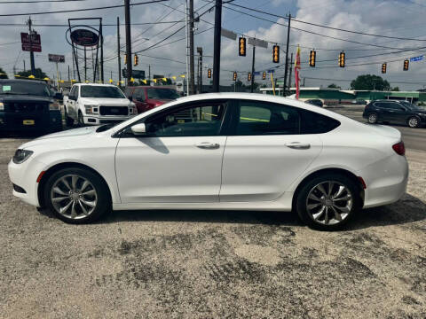 2015 Chrysler 200 S