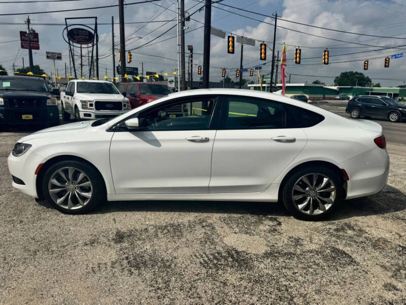 2015 Chrysler 200 S
