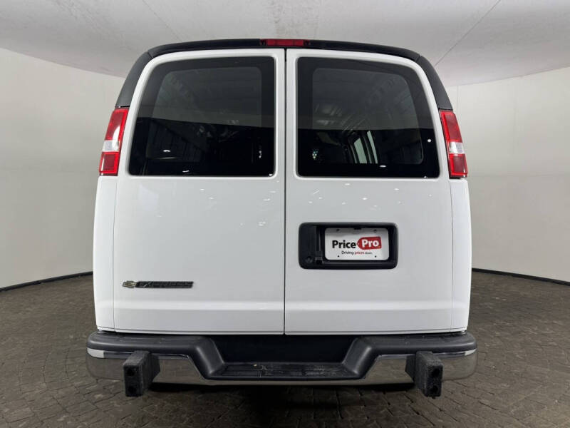 2024 Chevrolet Express 2500