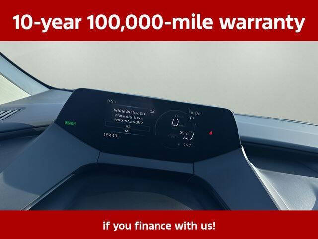 2025 Toyota Prius LE