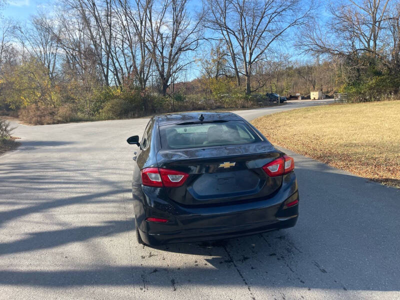 2016 Chevrolet Cruze LT photo 9