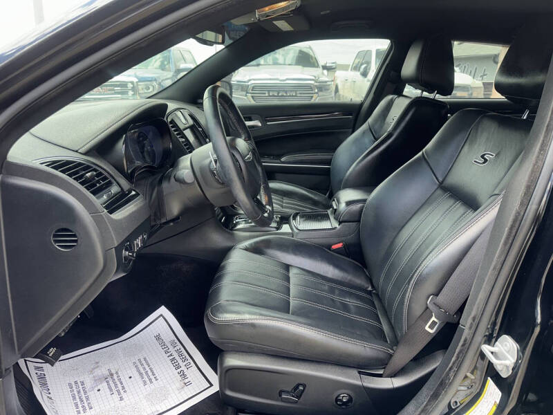 2018 Chrysler 300 S