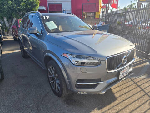 2017 Volvo XC90 T6 Momentum