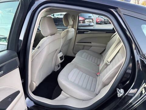 2020 Ford Fusion Hybrid SE