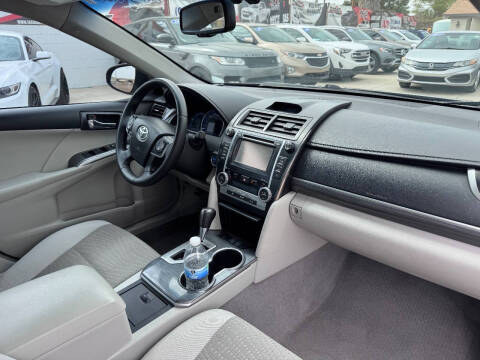 2014 Toyota Camry Hybrid XLE