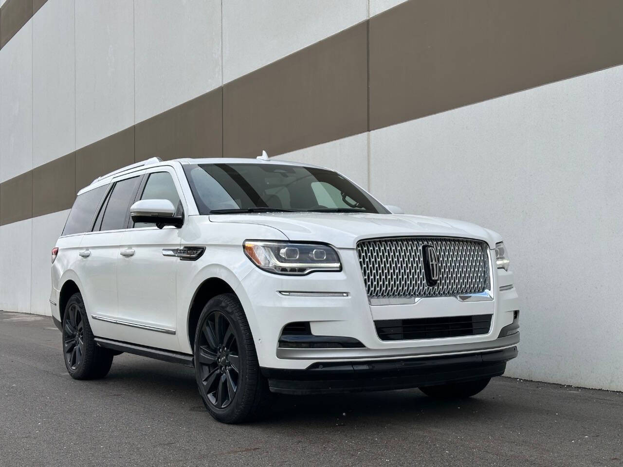 2024 Lincoln Navigator for sale at Phoenix Motor Co in Romulus, MI