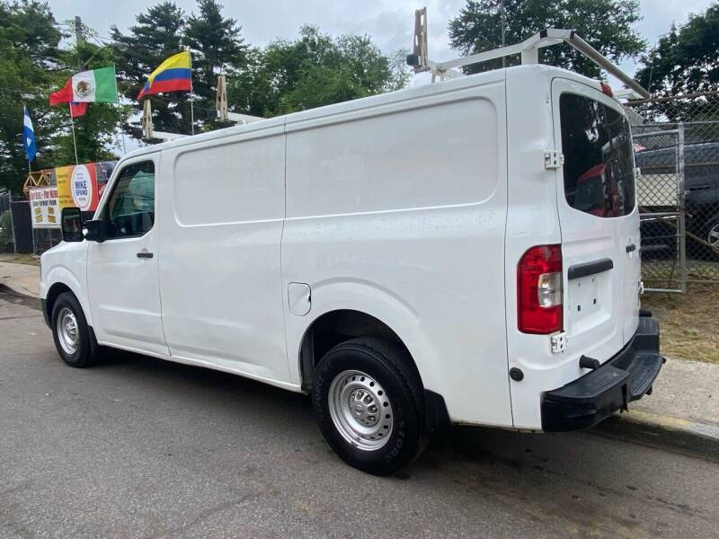 2015 Nissan NV 2500 HD S