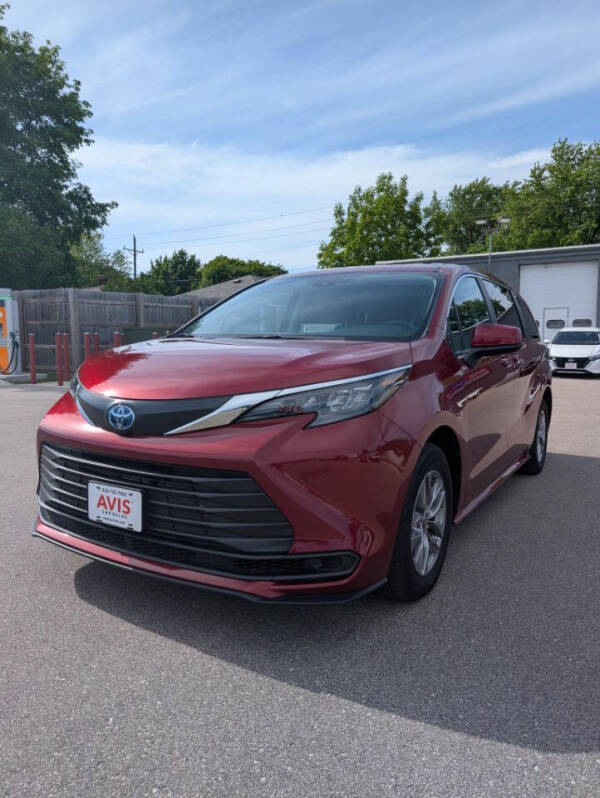 2024 Toyota Sienna LE 8-Passenger