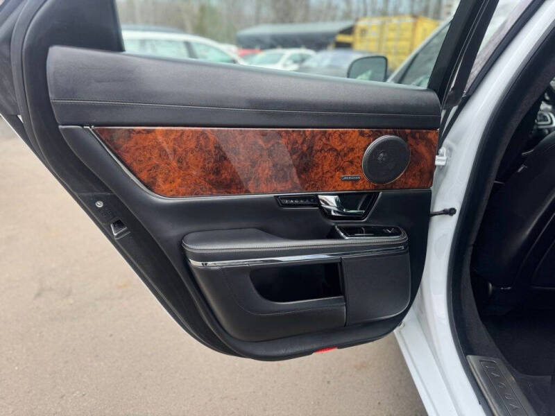 2013 Jaguar XJ