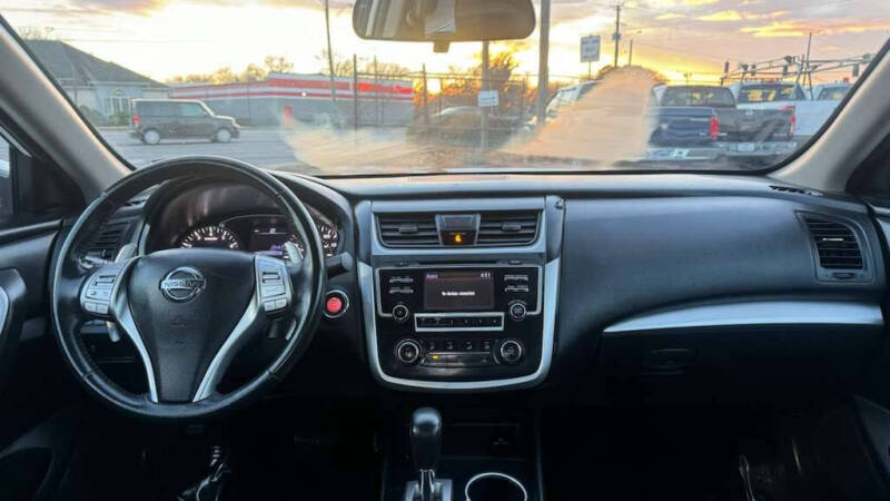 2016 Nissan Altima 2.5 SR