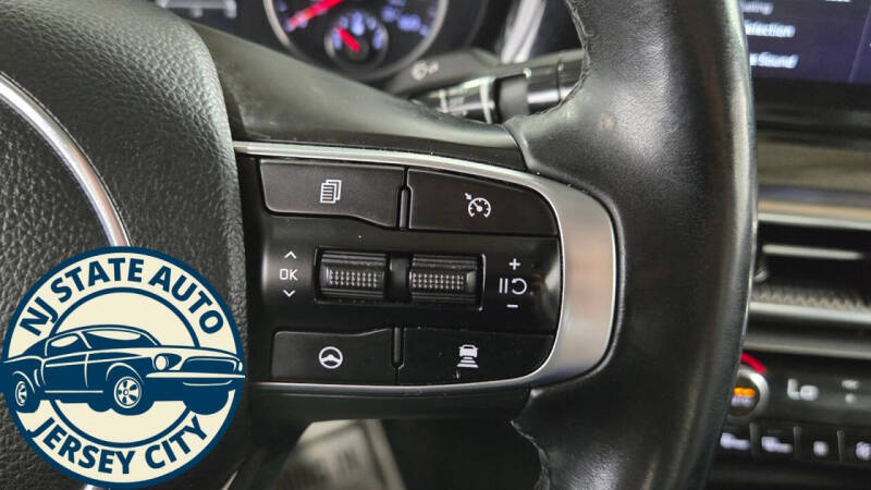 2022 Kia K5 EX