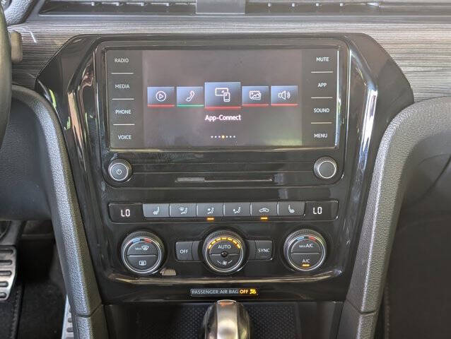 2020 Volkswagen Passat R-Line